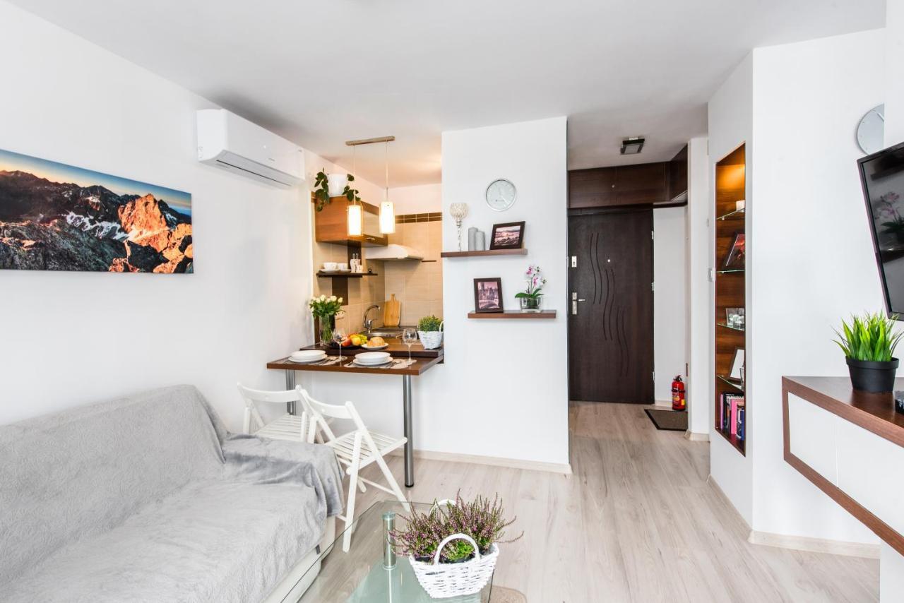 Alma Apartments Grzybowska Varşova Dış mekan fotoğraf