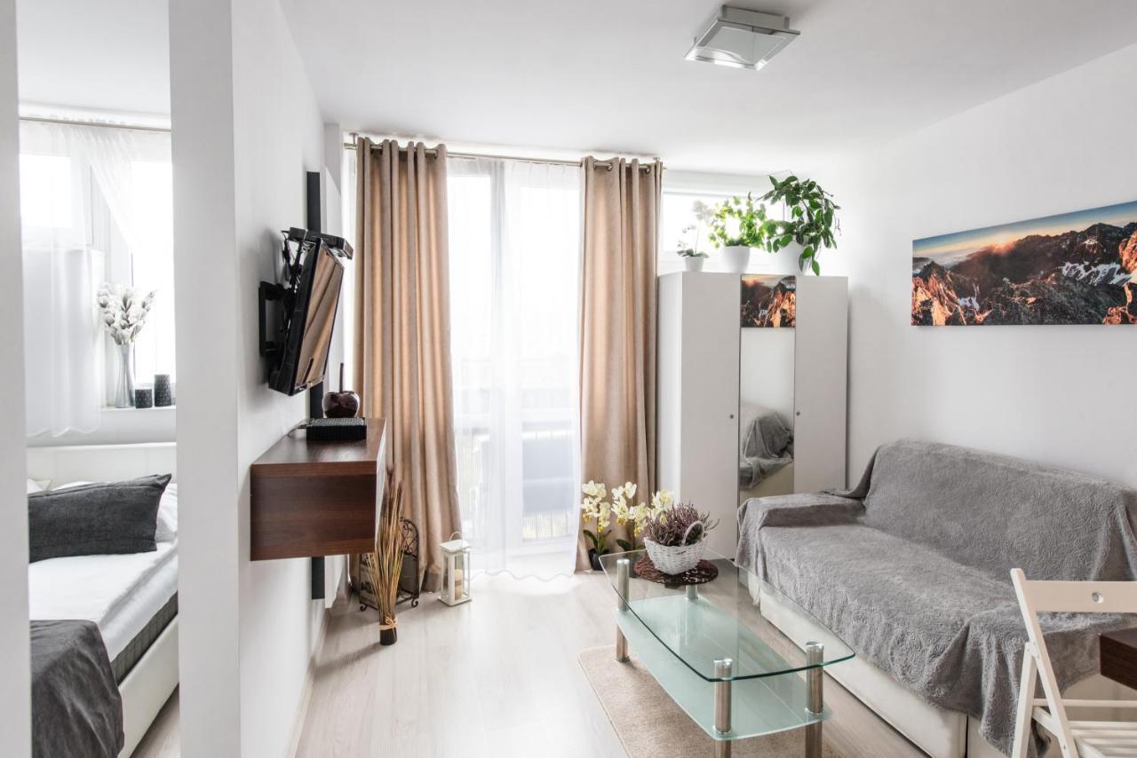 Alma Apartments Grzybowska Varşova Dış mekan fotoğraf